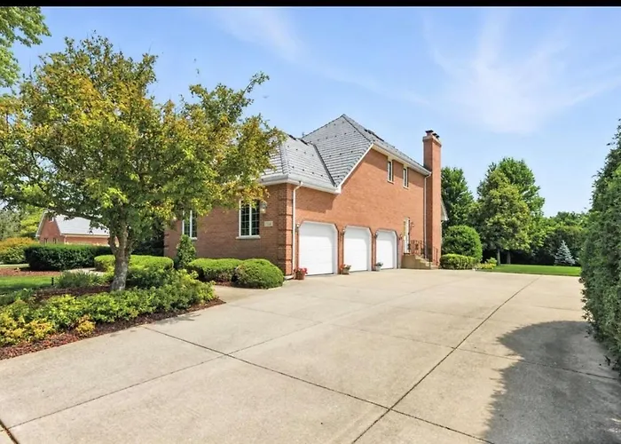 Villa Aeq Luxury House 1 Orland Park